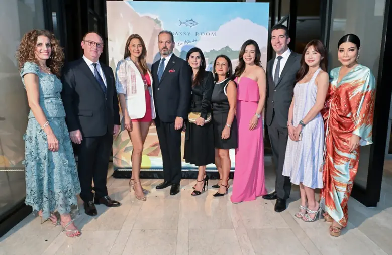 Mr. Mark de Leeuwerk (3rd from right), Ge...