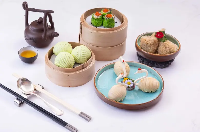 Immerse yourself in a truly memorable din...