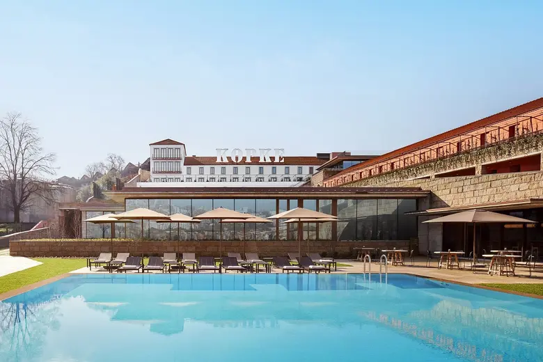 Located on the south bank of the Douro Ri...