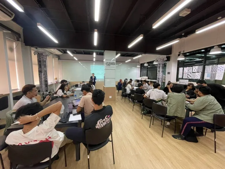 ผู้บริหาร SKE Group ร่วมบรรยายที่มหาวิทยาลัยนวมินทราธิราช หัวข้อ "การพัฒนาทรัพยากรมนุษย์: แนวคิด วิธีการ และการออกแบบ ประสบการณ์จากภาคเอกชน"