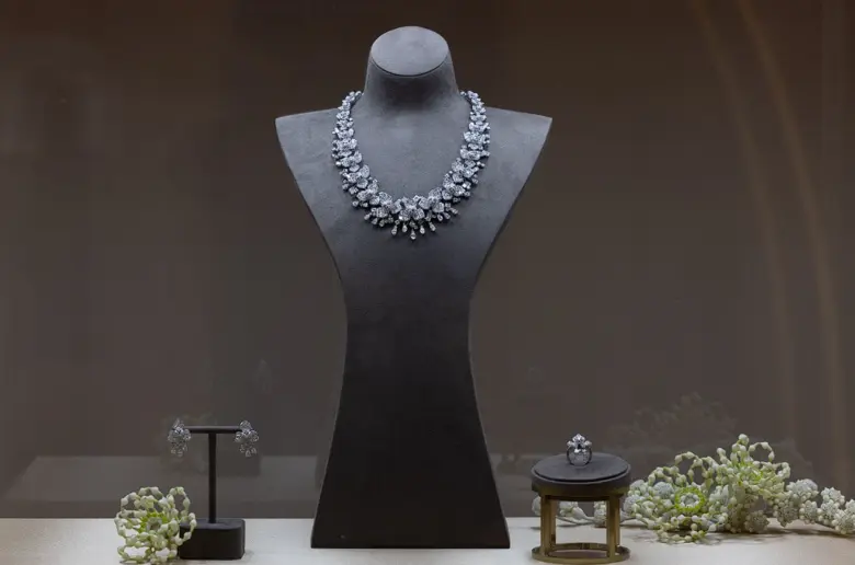 'AMOUR ETERNEL' งานสร้างสรรค์คอลเลกชันเครื่องประดับอัญมณีชั้นสูง ผลงานทรงออกแบบโดยสมเด็จพระเจ้าลูกเธอ เจ้าฟ้าสิริวัณณวรี นารีรัตนราชกัญญา
