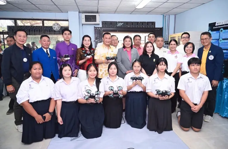 รมช.มหาดไทย เปิดศูนย์การเรียนรู้เทคโนโลยีนวัตกรรมโดรนต้นแบบภาคตะวันออกเฉียงเหนือ สนับสนุนโดย อว. ขับเคลื่อนนวัตกรรมเพื่อพัฒนาเยาวชน