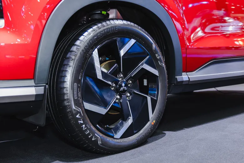 "BRIDGESTONE ALENZA 001 เหนือชั้นด้วยเทคโนโลยี ENLITEN(R)" นวัตกรรมจากบริดจสโตน ได้รับเลือกเป็นยางมาตรฐานติดรถยนต์ "ALL-NEW MITSUBISHI XFORCE HEV" จากมิตซูบิชิ มอเตอร์ส