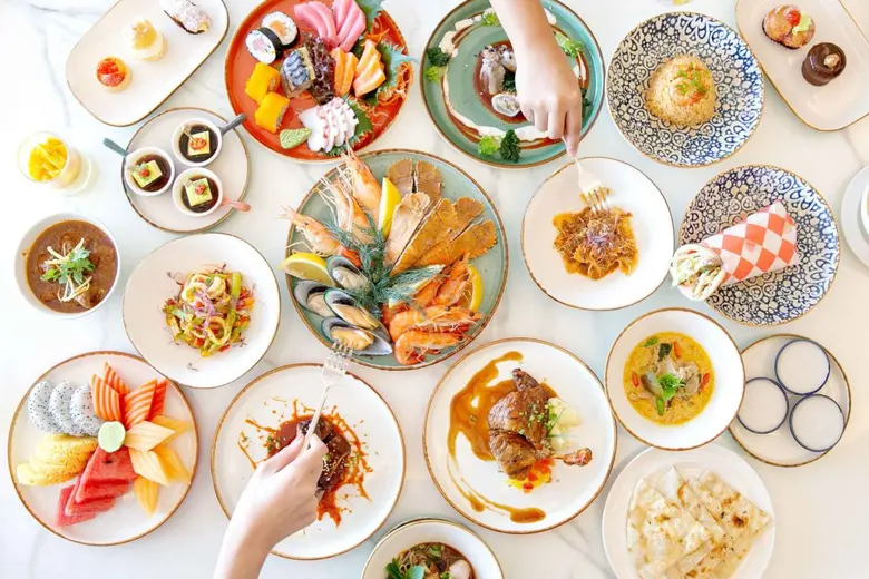 Cool Down with Traditional Khao Chae at Ventisi Restaurant This April