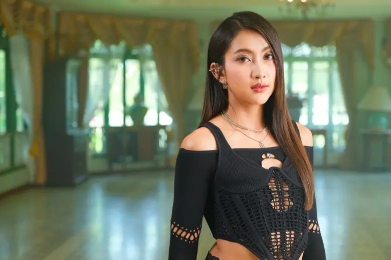 "นางร้าย" มิวสิกวิดีโอล่าสุดจาก แพรว รัตน...