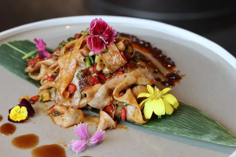 Yok Chinese Restaurant, The Emerald Hotel...