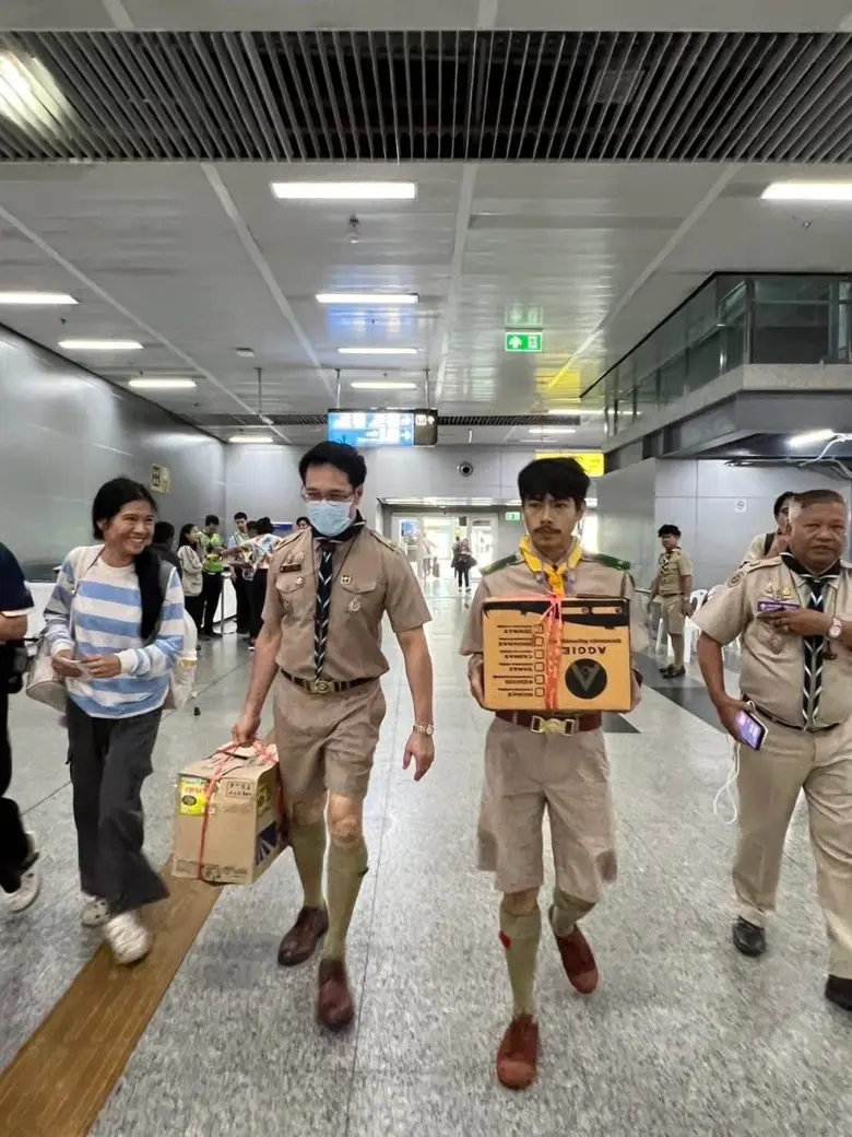 ลูกเสือจิตอาสาช่วยเหลือประชาชนเทศกาลสงกรานต์ "ทำดี ทำได้ ทำทันที"