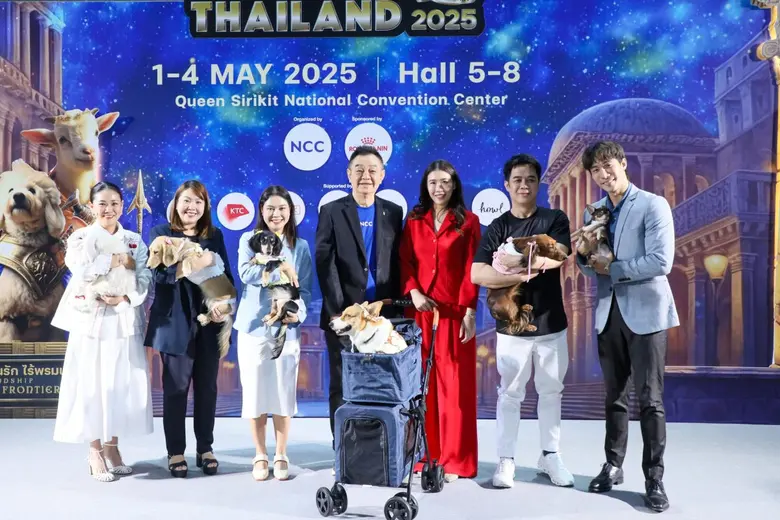 นายศักดิ์ชัย ภัทรปรีชากุล (คนกลาง) กรรมกา...