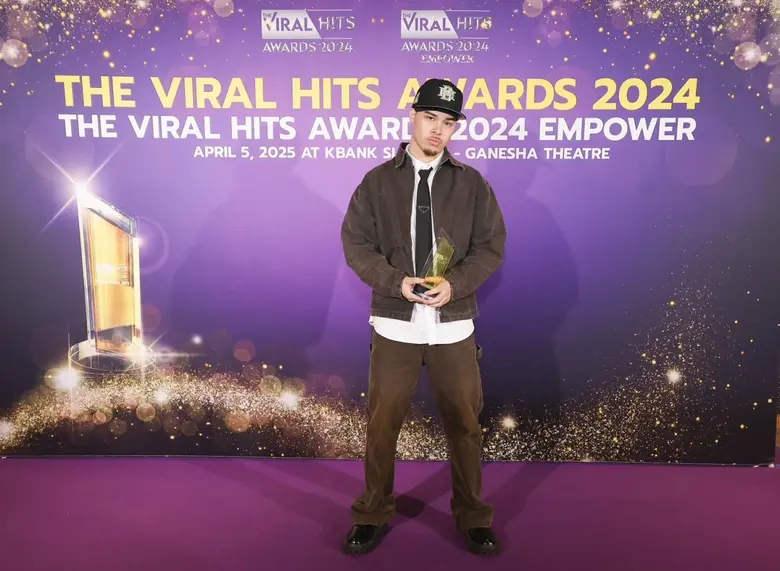 "Tobii" ย้ำความปังด้วยรางวัลแรกในชีวิต "The Viral Hits Awards Empower 2024" พร้อมพา "Hotel Lobby" ฮอตไวรัลอีกครั้ง!!