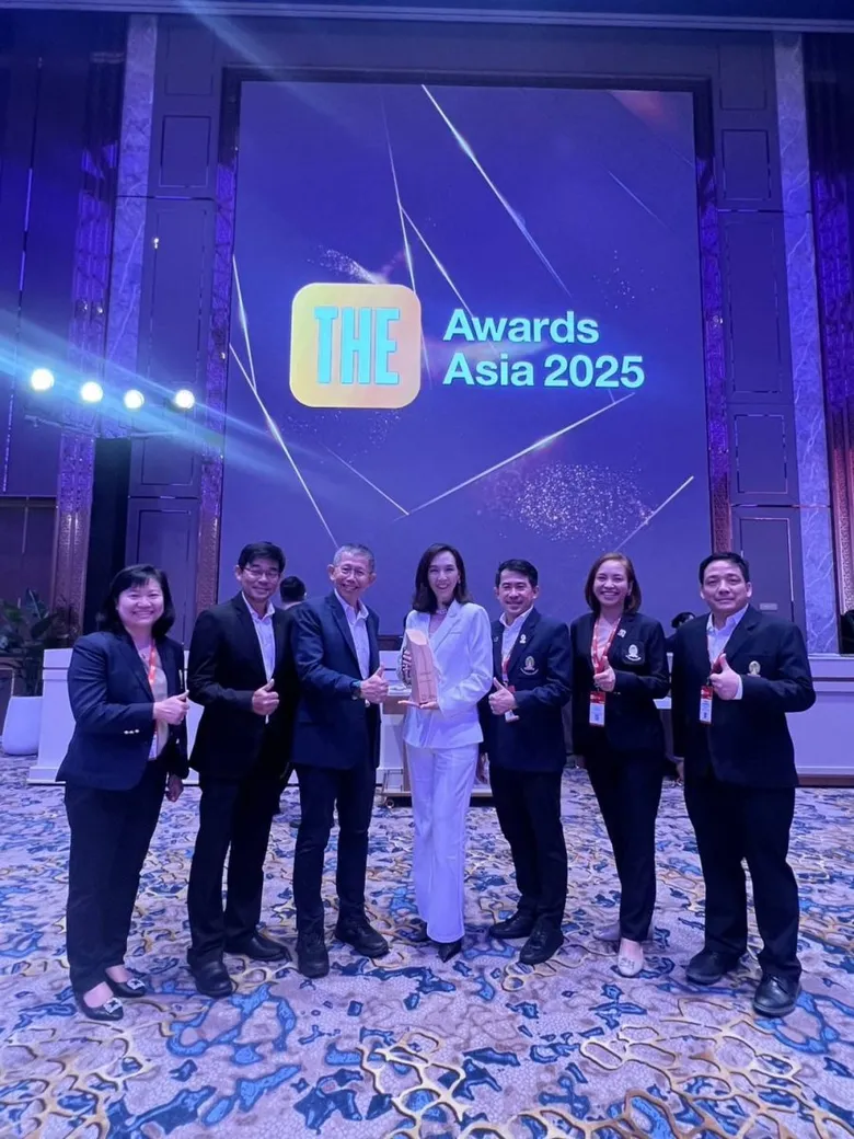 "MDCU MedUMORE" โดยคณะแพทยศาสตร์ จุฬาฯ ได้รับรางวัล Winner "THE Awards Asia 2025" ประเภท Technological or Digital Innovation of the Year