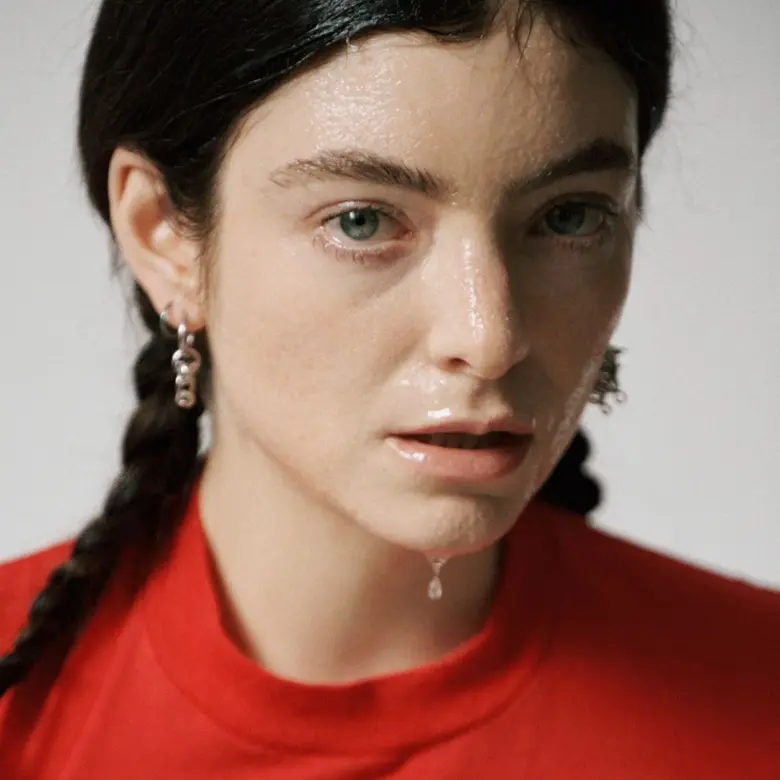 Lorde เซอร์ไพรส์! ส่งเพลงใหม่ในรอบ 4 ปี "What Was That" พร้อมเอ็มวีแนว Vlog สุดเท่ ซีนยิ่งใหญ่แฟนเพลงรวมตัวกว่า 8,000 คนจนล้นสวนสาธารณะใจกลางกรุงนิวยอร์ก