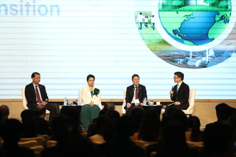 Bangkok Bank invites top executives to pu...