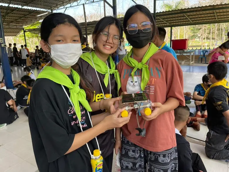 กทม. ขานรับนโยบาย ศธ. ยกเว้นแต่งชุดลูกเสือ-เนตรนารี-ยุวกาชาดโรงเรียนในสังกัด พร้อมจัดสวัสดิการ 20 รายการ