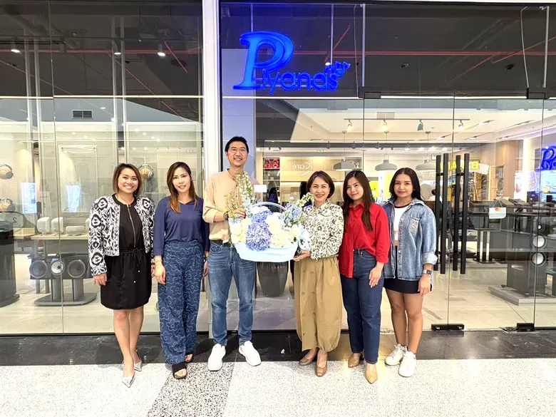 นางสาวจรูญรัตน์ สาลี กรรมการผู้จัดการ บริ...