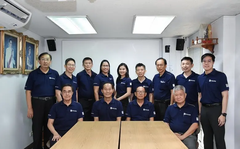 นายบวร วงศ์สินอุดม ประธานกรรมการ, นายสืบพ...