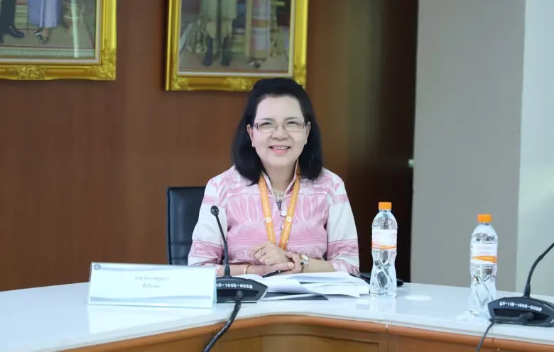 ผศ.ดร.อมลวรรณ วีระธรรมโม เลขาธิการคุรุสภา กล่าวว่า ...