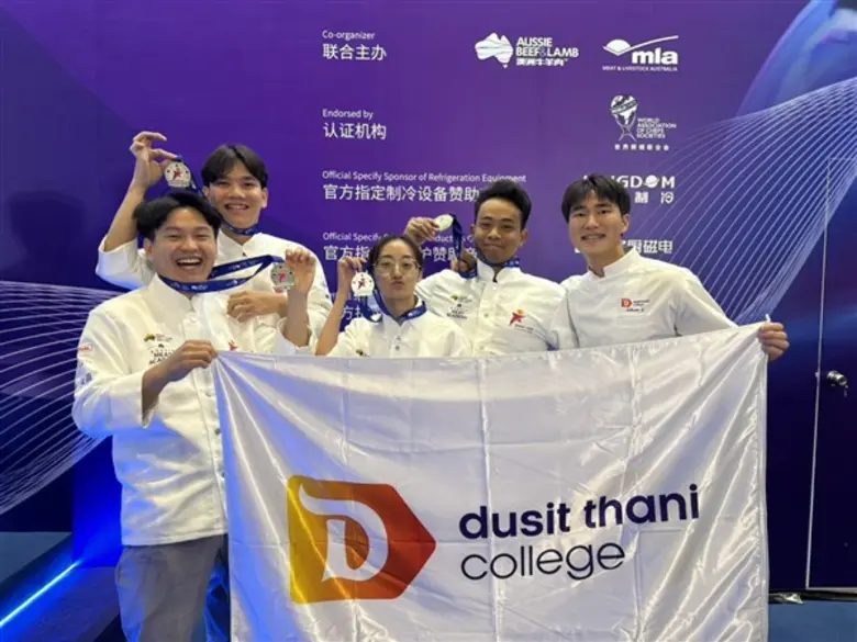 นักศึกษาวิทยาลัยดุสิตธานีคว้าเหรียญเงินจากการแข่งขันรายการ 2025 Rising Star Hotelex China ณ มหานครเซี่ยงไฮ้
