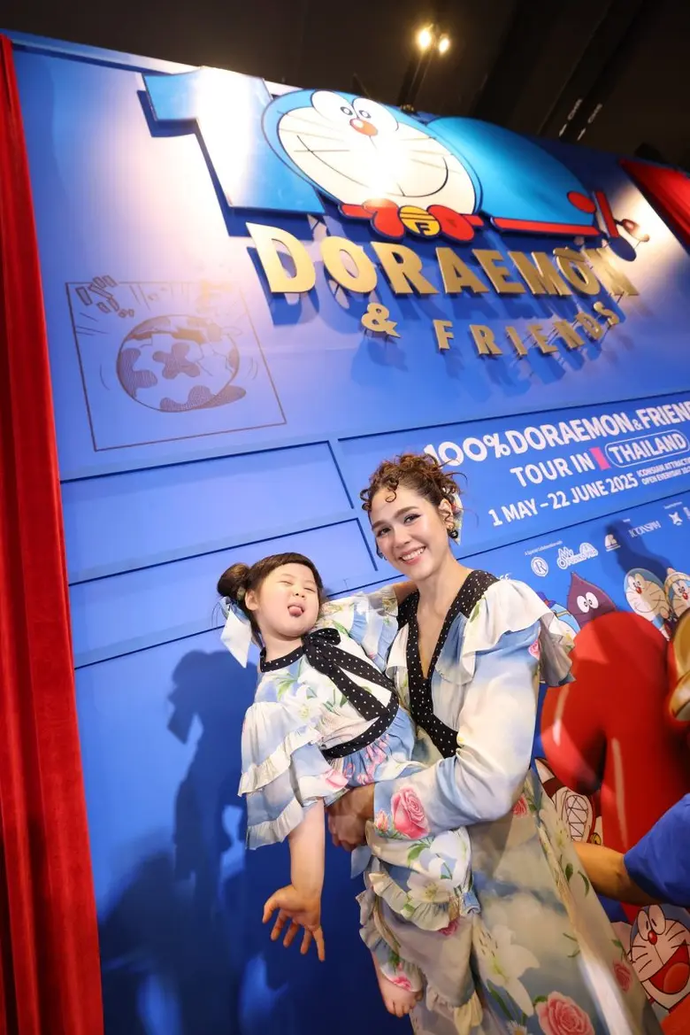 เสิร์ฟความน่ารักจนห้างแทบแตก เมื่อคู่แม่ลูกสุดฮอต "...