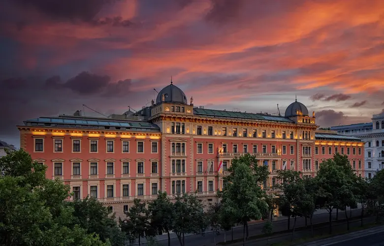 Anantara Palais Hansen Vienna Hotel has e...