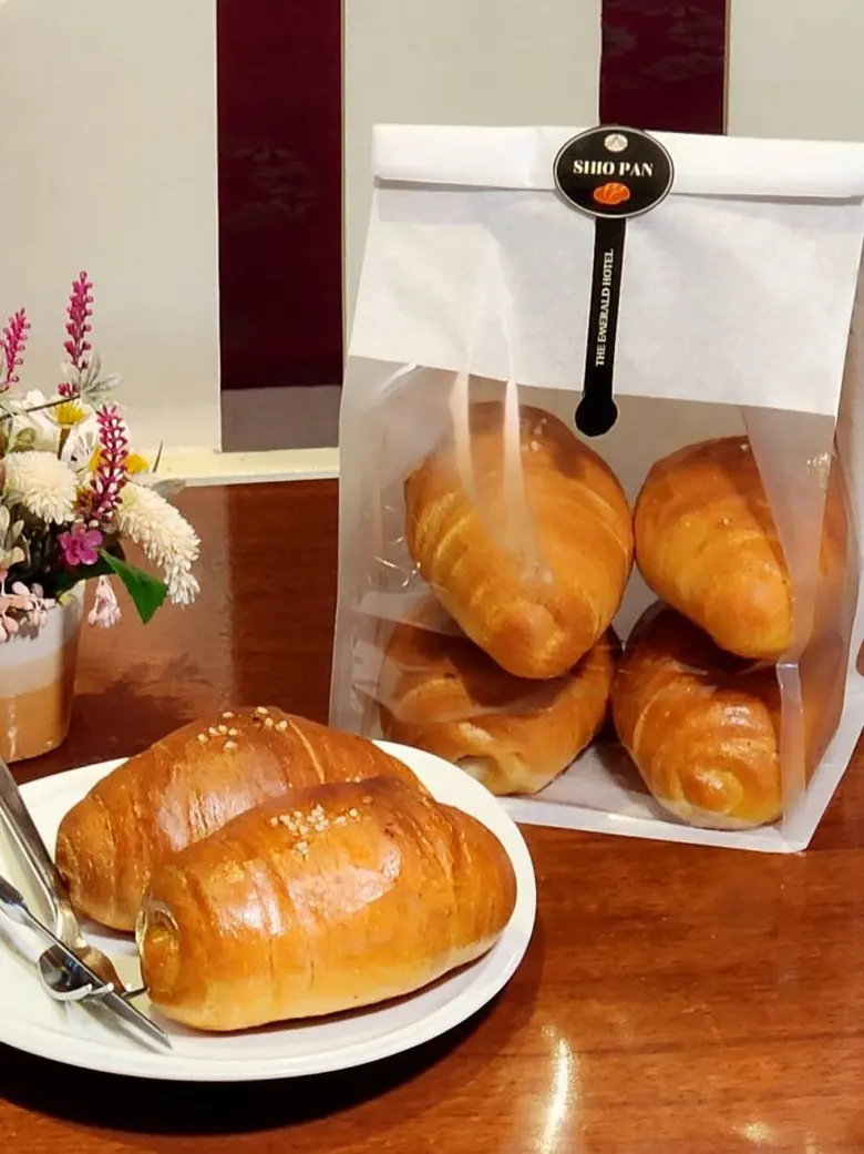 Cake Shop of the Emerald Hotel proudly pr...