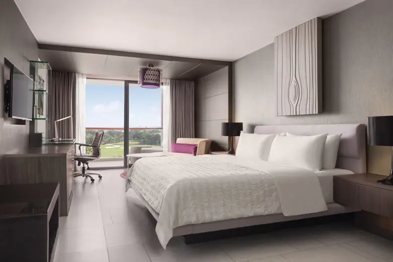 'Resort Staycation' with Resort Credit B 500, plus 1,000 Marriott Bonvoy Bonus Point per night at Le Meridien Suvarnabhumi