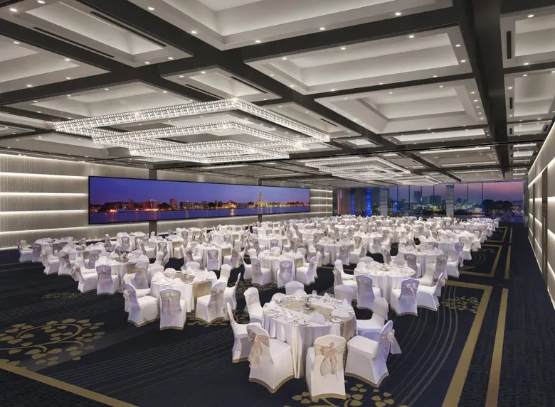 Royal Orchid Sheraton Riverside Hotel Ban...