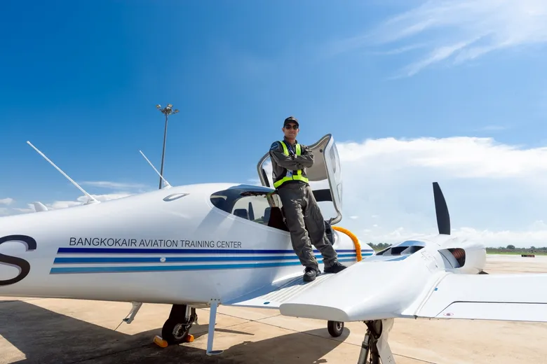 บางกอกแอร์ เอวิเอชั่น เทรนนิ่ง เซ็นเตอร์ รับมอบเครื่องบินฝึกบิน DIAMOND DA42NG มุ่งพัฒนาศักยภาพการฝึกอบรมนักบินสู่มาตรฐานสากล