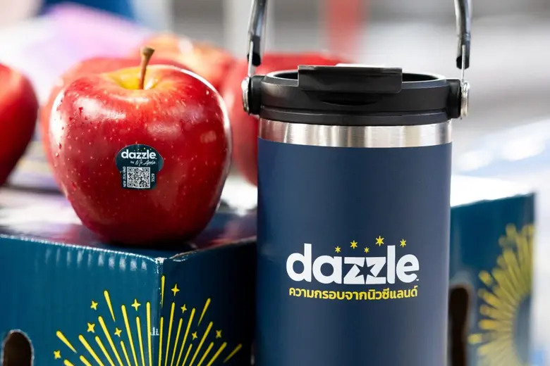 แอปเปิลแดซเซิล (Dazzle(TM)) เปิดตัวฤดูกาลใหม่ที่ตลาดไท ดาวดวงใหม่แห่งวงการผลไม้สดเมืองไทย