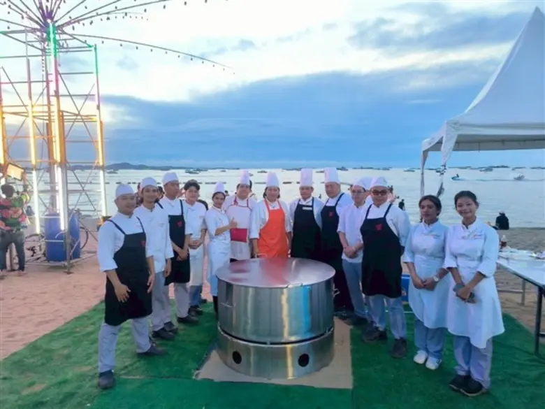 เมื่อวันศุกร์ที่ 18 เมษายน 2568 ณ ชายหาดพ...