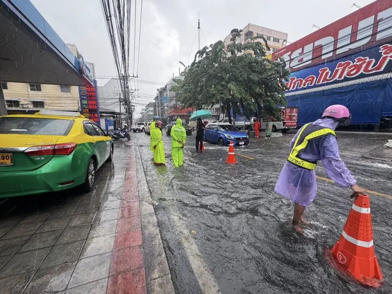 กทม. เร่งพัฒนาระบบระบายน้ำ แก้ปัญหาน้ำท่วม ถ.ลาดพร้าว