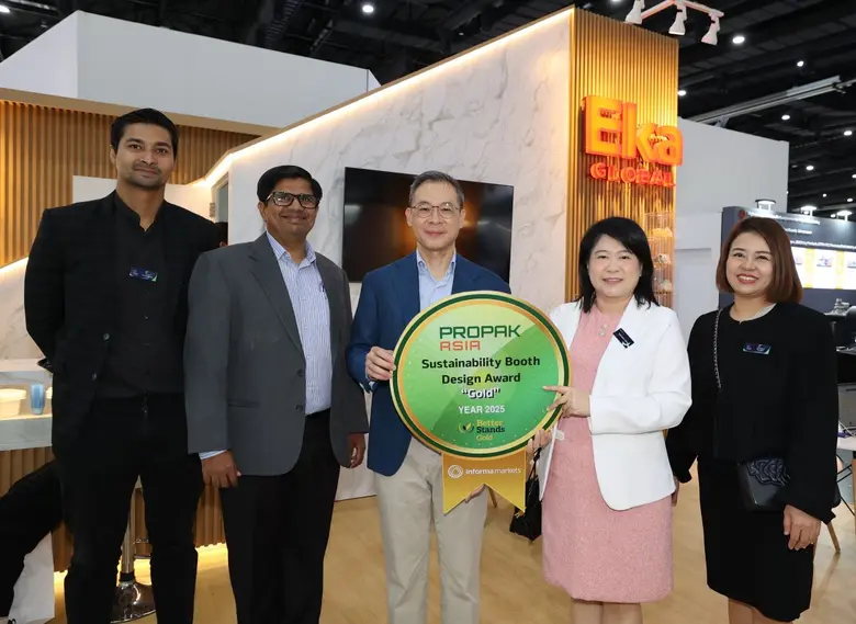 Chaiwat Nantiruj (center), Group CEO of E...