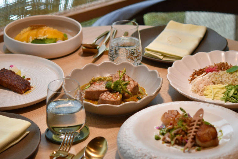 ร้านอาหารคำหอม โรงแรมเมอเวนพิค บีดีเอ็มเอ...