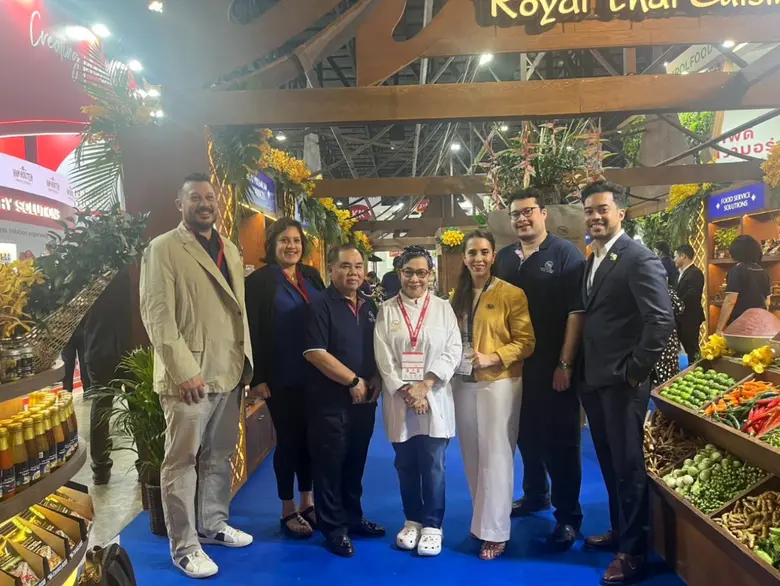 Master Chef Nooror Somany Steppe (4th fro...