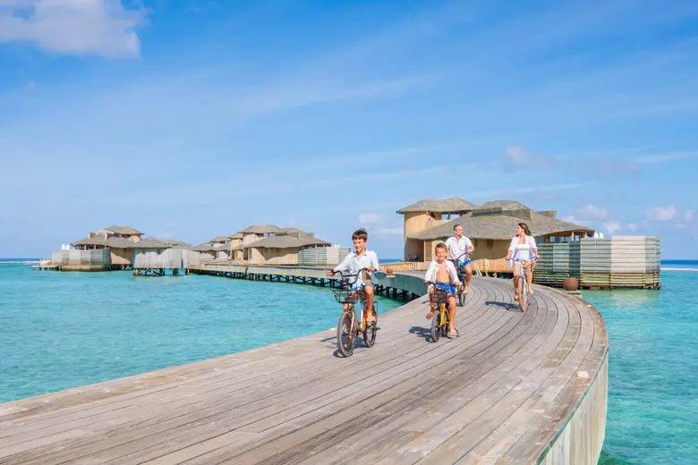 โซเนวา ต้นแบบรีสอร์ตหรูสไตล์ barefoot luxury สัมผัส...