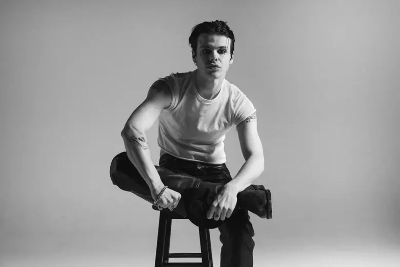 ถึงเวลาที่รอคอย! YUNGBLUD นักร้อง นักแต่ง...