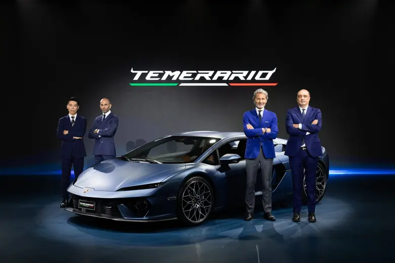 A revolutionary 920 CV twin-turbo V8 hybr...