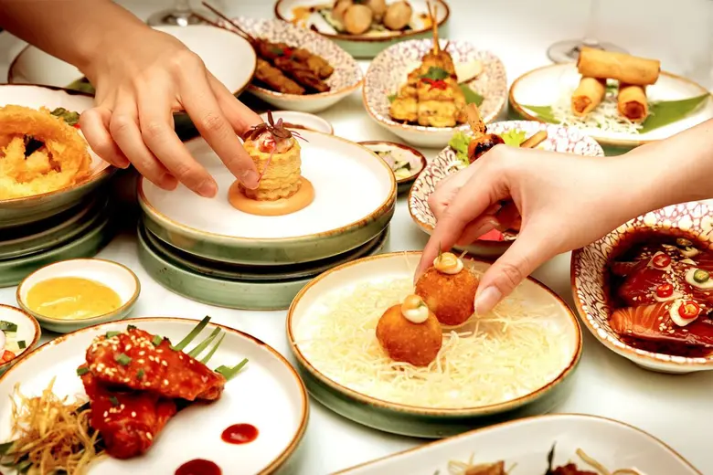 Ventisi Restaurant at Centara Grand at Ce...