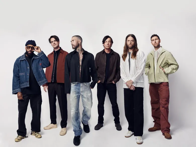 Maroon 5 ส่งเพลงใหม่ "All Night" กับซาวด์ดนตรีที่แฟน ๆ คิดถึง ได้ Behati Prinsloo ร่วมแสดง MV พร้อมประกาศอัลบั้มใหม่ในรอบ 4 ปี Love Is Like ฟังพร้อมกัน 15 ส.ค. นี้