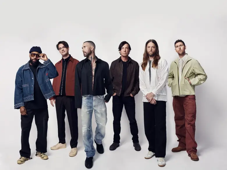 Maroon 5 ส่งเพลงใหม่ "All Night" กับซาวด์ดนตรีที่แฟน ๆ คิดถึง ได้ Behati Prinsloo ร่วมแสดง MV พร้อมประกาศอัลบั้มใหม่ในรอบ 4 ปี Love Is Like ฟังพร้อมกัน 15 ส.ค. นี้