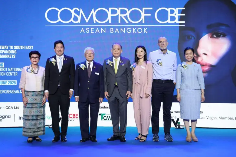 นายพิชัย นริพทะพันธุ์ รัฐมนตรีว่าการกระทรวงพาณิชย์ ...