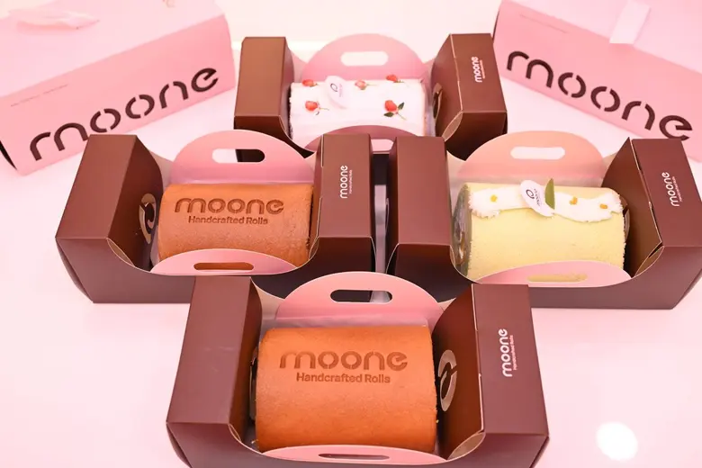 moone rolls (มูเน่ โรลส์) แบรนด์โรลเค้กแฮ...