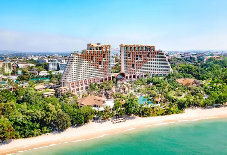 Centara Grand Mirage Beach Resort Pattaya...