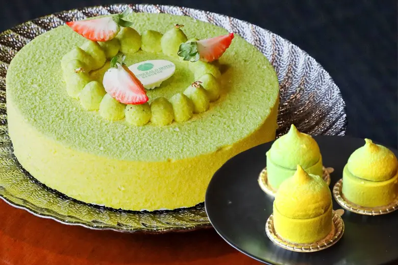 The Emerald Cake Shop of the Emerald Hote...