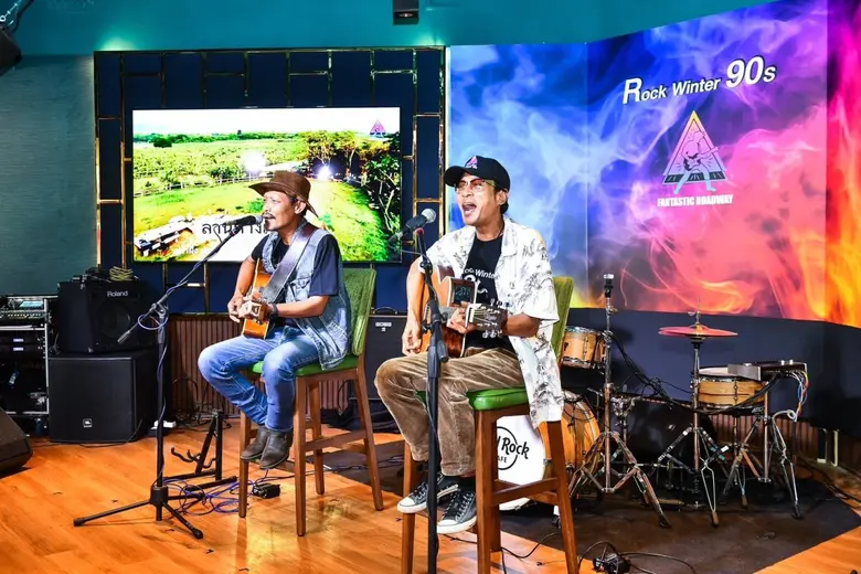 "ROCK WINTER 90s" งานเทศกาลดนตรีสุดยิ่งใหญ่ ท่ามกลางธรรมชาติ และหุบเขา พบกัน 8 พ.ย.นี้ !!! วัยรุ่นยุค 90s เตรียมตัวให้พร้อม กับ 9 ขุนพลร็อคสตาร์ตัวจริง เสียงจริง
