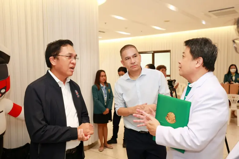 รฟฟท. จัดโครงการ CSR "สายสีแดงร่วมส่งต่อลมหายใจให้น้องหมาน้องแมว" พร้อมมอบเงินสนับสนุน ให้แก่คณะสัตวแพทยศาสตร์ มหาวิทยาลัยเกษตรศาสตร์