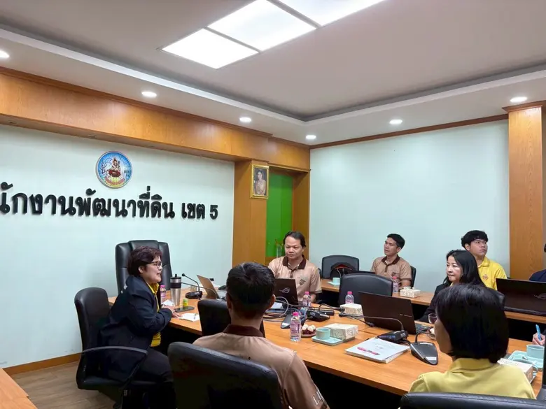 นางธัญธิตา บุญญมณีกุล รองเลขาธิการสำนักงานเศรษฐกิจก...