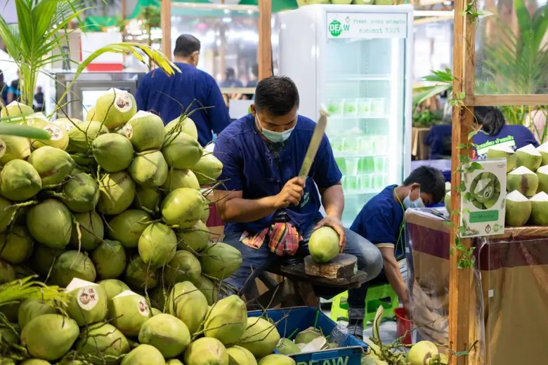 จัดงาน "Mahachai Coconut Festival 2025 ตอ...