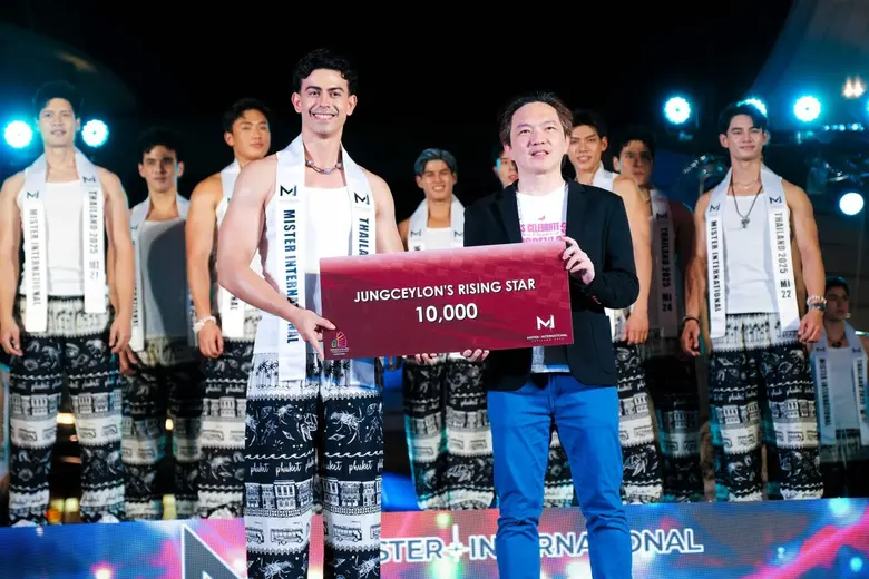 นายแจ็คกี้ เธีย ผู้จัดการทั่วไป ศูนย์การค...
