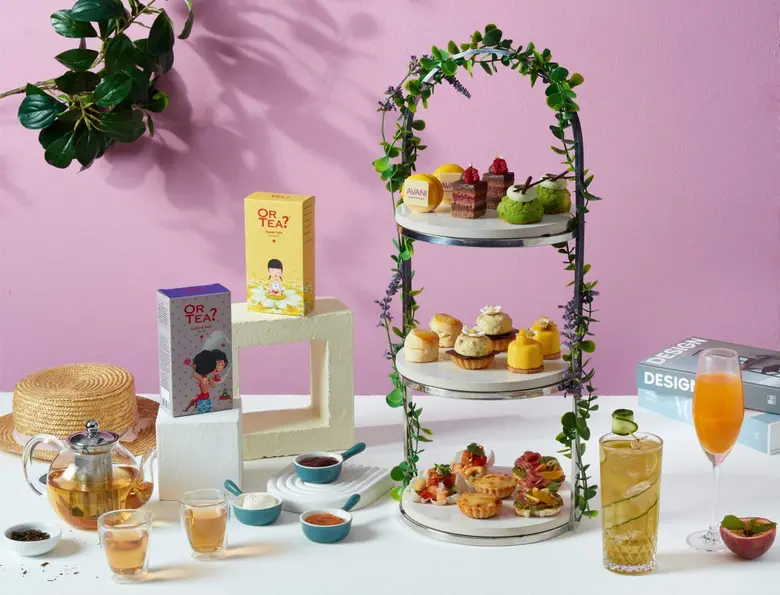 Elevate your midday mood with Swoon & Sip...