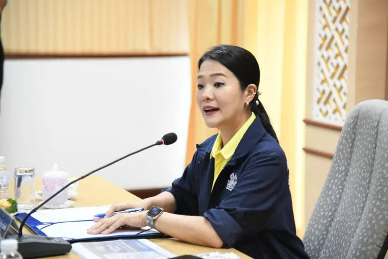 "รมช.มหาดไทย" ร่วมประชุมศูนย์ส่วนหน้าฯ ลุ...
